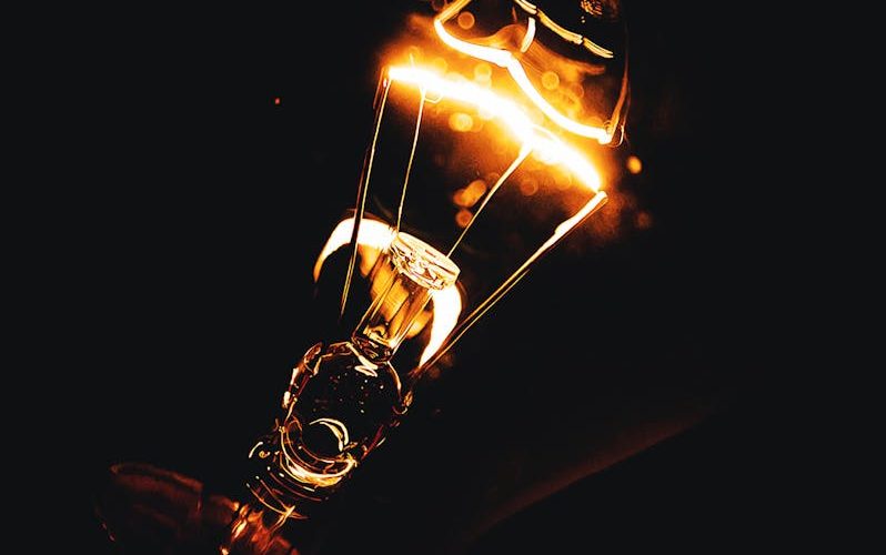 Comment vérifier le bon fonctionnement d'une prise électrique ? — Électricité