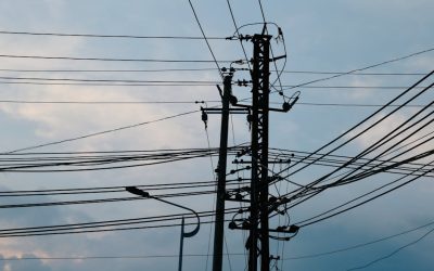Différences entre courant alternatif et courant continu : guide pour vos travaux électriques — Électricité