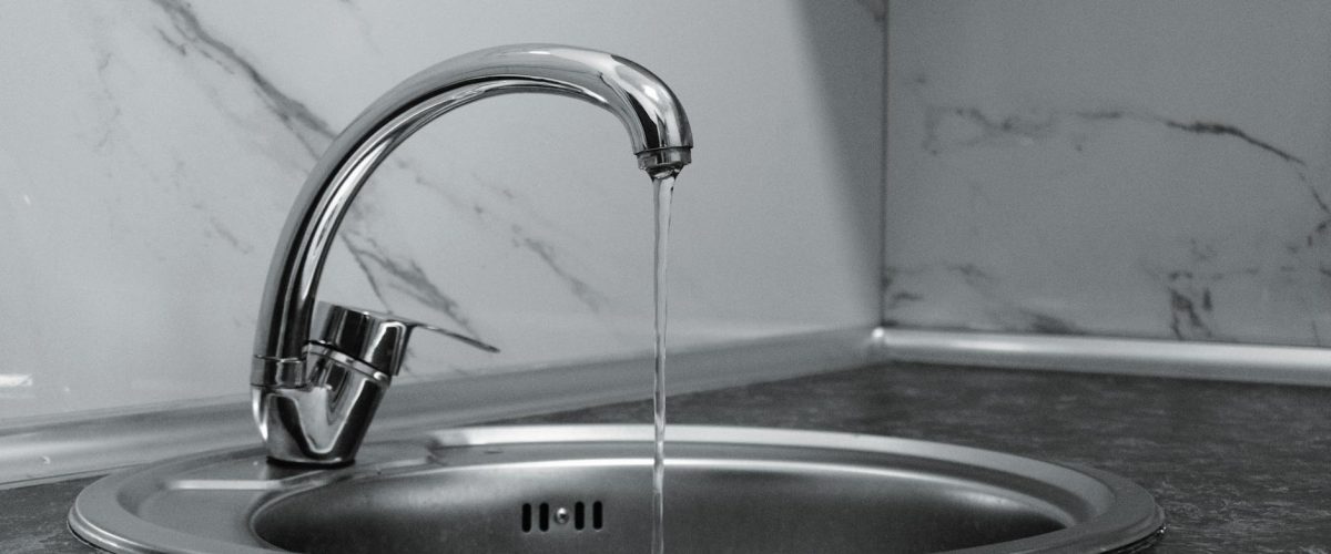 Réparer une fuite sous l évier en 15 minutes — Plomberie