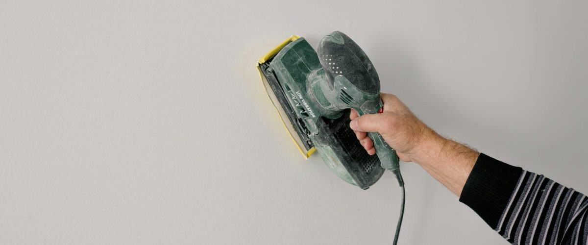 Préparer un mur avant peinture : les étapes indispensables — Peinture