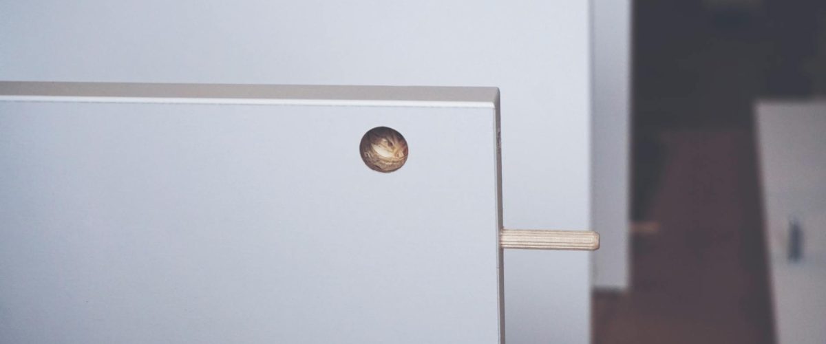 Assembler un meuble sans clou ni vis : la technique des tourillons — Menuiserie