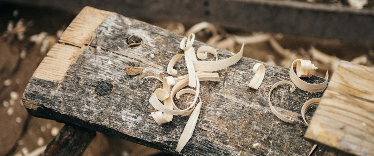 Comment choisir le bon bois pour vos meubles — Menuiserie